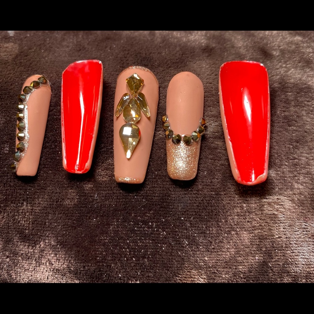 Press on nails